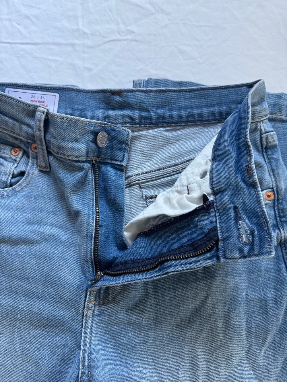Gap Women’s High Rise Stride Ankle Jeans, size 26L, medium wash - Picture 14 of 16